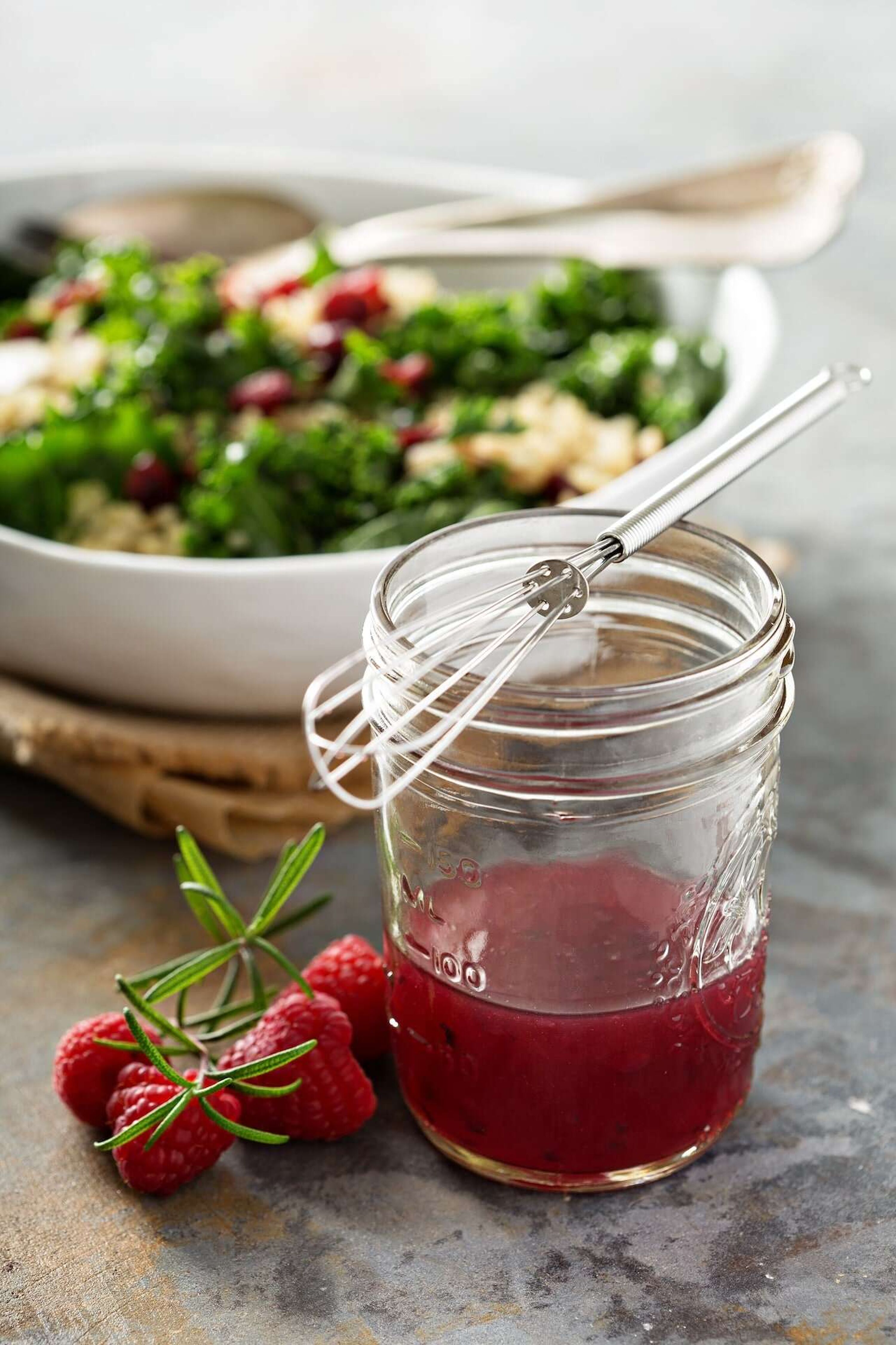 Himbeer Salatdressing im Glas